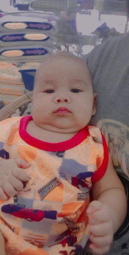 ผมชื่อพุฒคับ3เดือน20วัน ผมกินนมเเม่คับหมอบอกผมตัวใหญ่เพราะกินนมเเม่ถูกเเล้วน้ำนมเเม่ก็ดีด้วยคับ