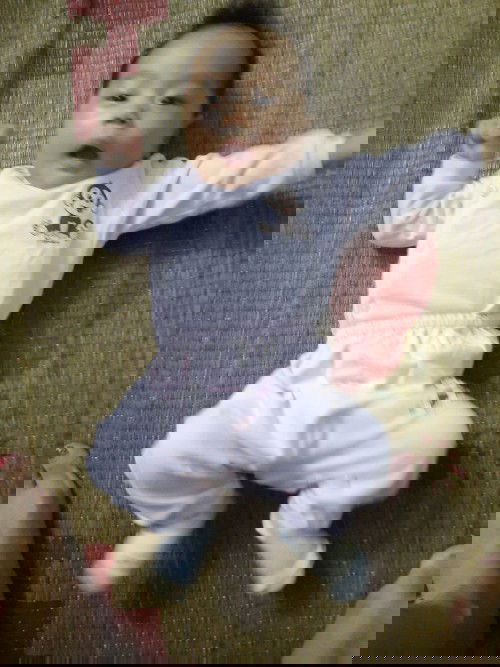 Chào các mom.bé 2thg mà có 4ki6 bé phải k các mom.con nhà các mom đc bnhiu kí rui ạ