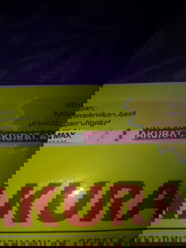 Saya mau nanya bunda... Saya kan udah positif kok saya malah haid sekarang & keluar gumpalan2 darah.