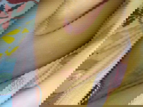 Mirip panu dekat kemaluan