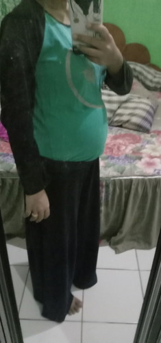 Ada nggk Bun yang kyak aku hamil 21mgg msih muntah klo mkn,trus bwak annya dingin,masih senstf bau,
