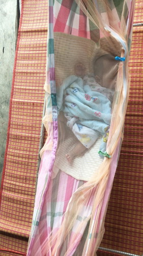 ลูก1เดือน นอนอู่หรือเปลผ้าขาวม้าหัวจะแบนไหมคะ