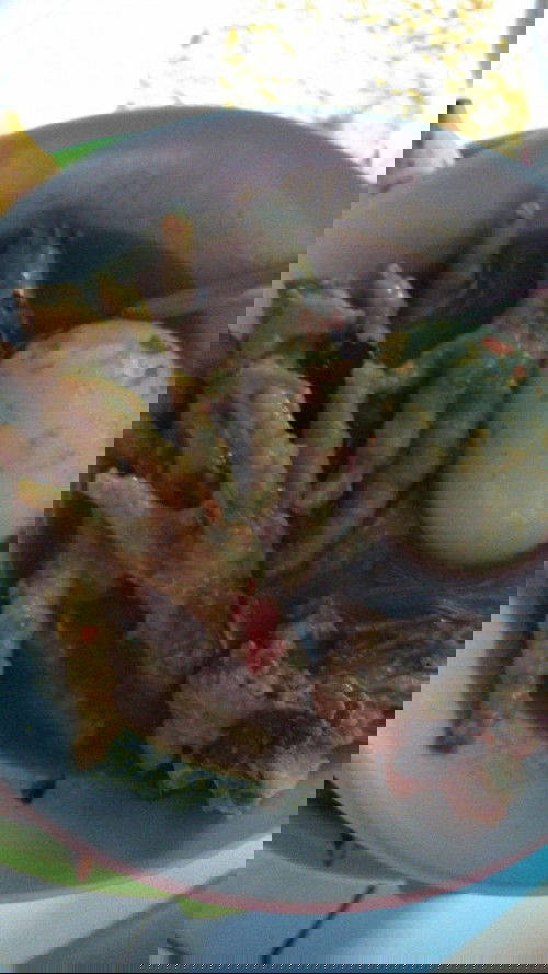 Boleh kah makan ceker balado..