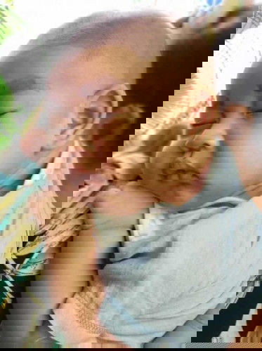 กลางคืนไม่นอนพอกลางวันนอนจัง