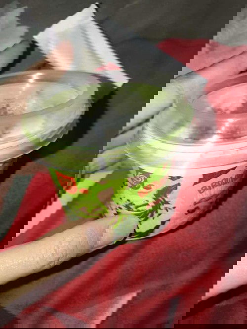 Ibu Hamil makan ice cream