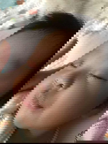 ลูกหายใจคลาด 2เดือรเองคะ จับเรอตลอดนะคะ ทำไงดีคะ