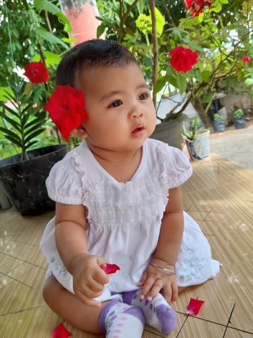 Anak duduk