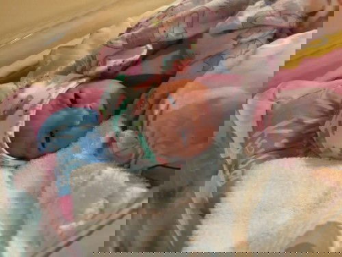 39 weeks and 6 days/ Baby's out