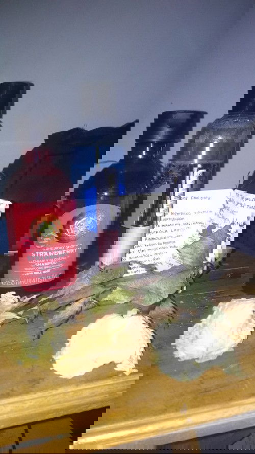 Assalamualaikum.
Bunda bunda, sharing dong selama hamil pake skincare buat wajah sama badan apa aja?