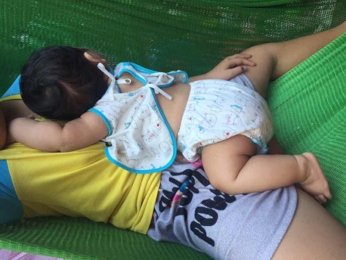 ยอมใจท่านอนของลูกสาวอิแม่จริงๆ