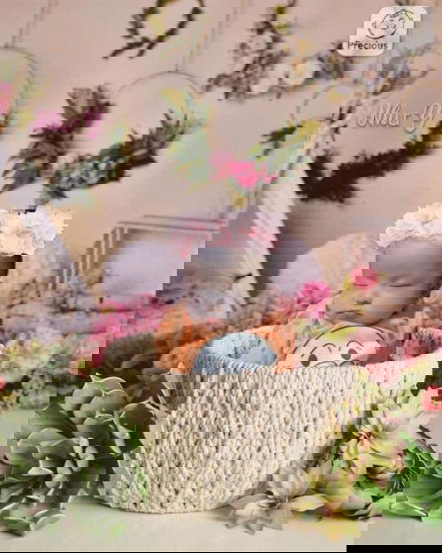 Các cô chú thấy con có dễ thương ko nào con moi dc 2 tháng thôi