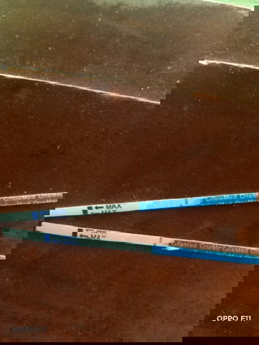 Apakah ini udah positif kalo 2 garis yang satu nya masih samar???