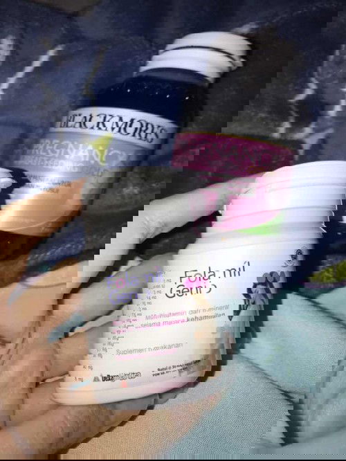 Vitamin hamil Blackmores dan Folamil genio