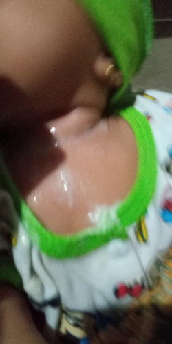 Apakah habis imunisasi 2 bln bayi sering gumoh atau muntah