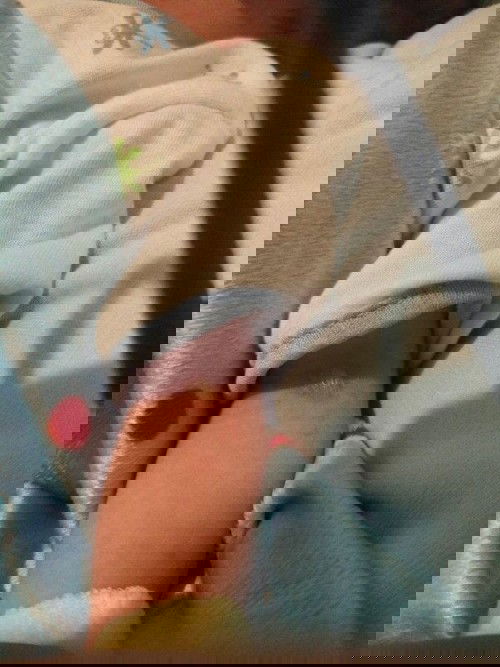 Ada gak sich yang pernah mengalami seperti ini sama dede bayi nya bantu sharing dong mom