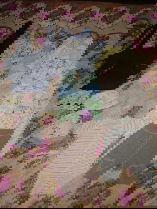 ส่งต่อชุดลูกสาวค่ะ0-6เดือน  มีเป้อุ้มเด็กรวมในเซทนี้ด้วยค่ะ