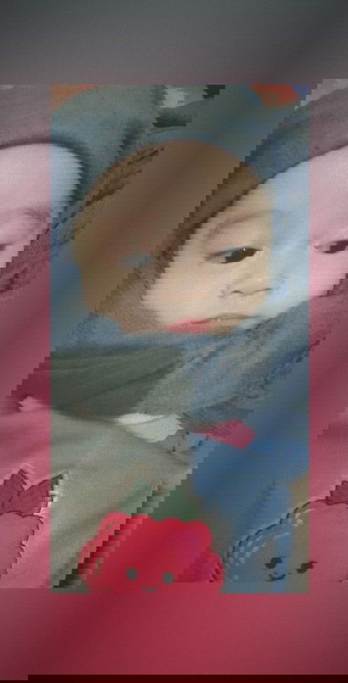 Anakku umur 5 bln blum bisa duduk masih harus d pegang itu gpp yah