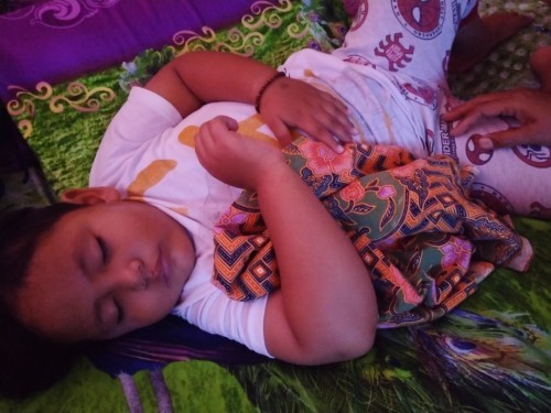 Bunda aku mau tanya nih anak aku umurnya 3th 11bln tapi berat badannya 31kg apakah tidak berbahaya ?