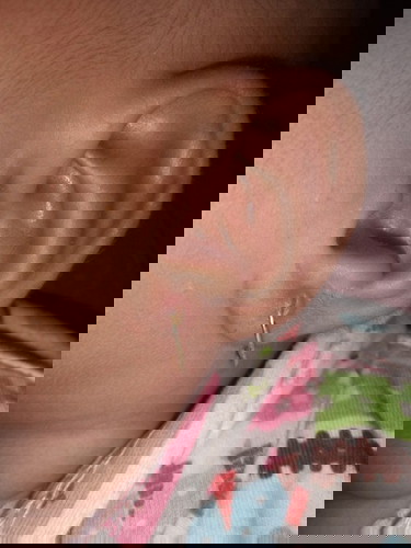 tindik telinga bayi