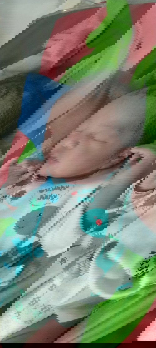 Lahir 23oktober, hpl 10november😍