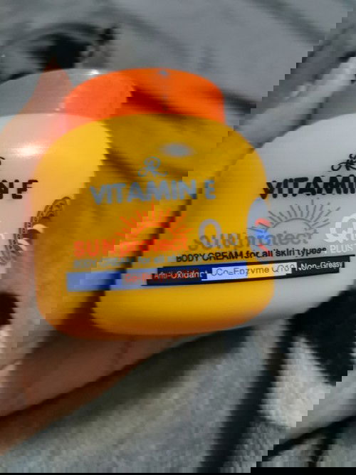 ขอคำแนะนำหน่อยค่ะ​พอดีไปซื้อครีมมาแม่ค้าแนะนำตัวนี้คนท้องใช้ได้ไหมค่ะแม่ค้าบอกว่าได้