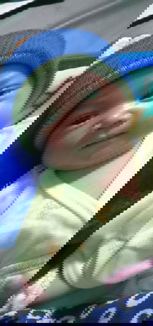 Lahir 40 Minggu 4 hari