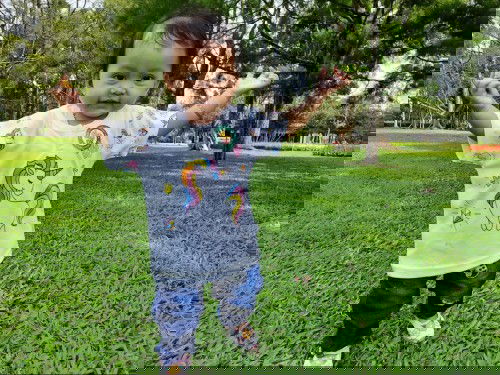 Ada d sni yang anaknya d katain telat. Males. Kebluk kalo basa sundanya..