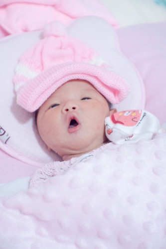 แตกเเล้วค่ะ สาวน้อยของแม่