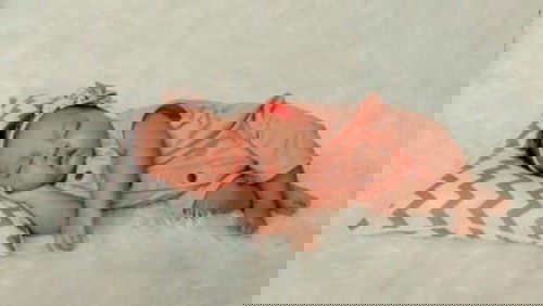 Foto bayi dirumah aja pakai smartphone