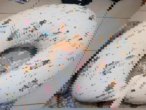 Jual cepat nursing pillow babybee / bantal menyusui