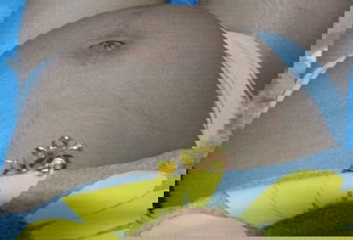 เข้าสู่ไตรมาสสามค่ะ ท้องแบบนี้ลูกโก่งหรือท้องแข็งค่ะ ใจไปทางท้องแข็งแต่ก็ยังรู้สึกว่าลูกมีดิ้นอยู่