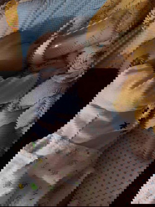 ลูก3เดือน28วัน ต้องดูดนมถึงจะหลับ