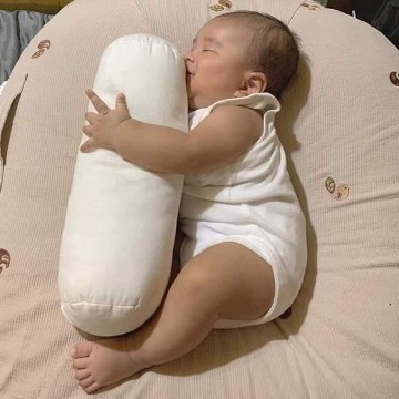 Cho em hỏi các mẹ tí ạ ,bé em đc 2 tháng 10 ngày mà bé ít ngủ làm cách nào cho bé ngủ ngon ạ?