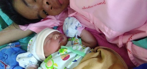 แอบแตกแล้วจร้า