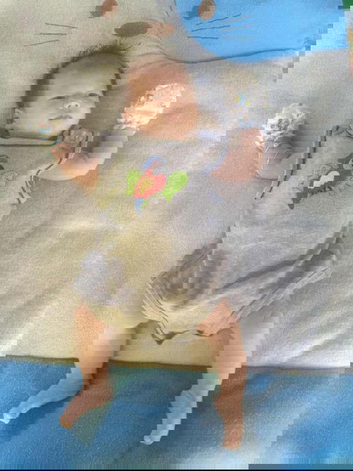 เด็ก1เดือน8วัน