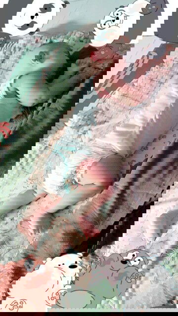 Bun anak saya umur 2bulan 24hari posisi tidur kyk gini langsung pules bahaya atau tidak ya?