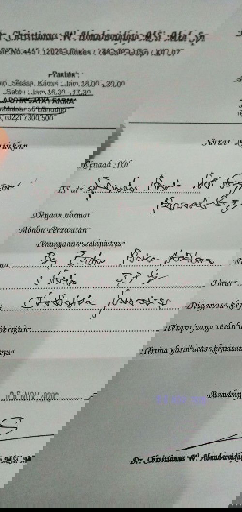Ada yg bisa baca tulisan dokter ?