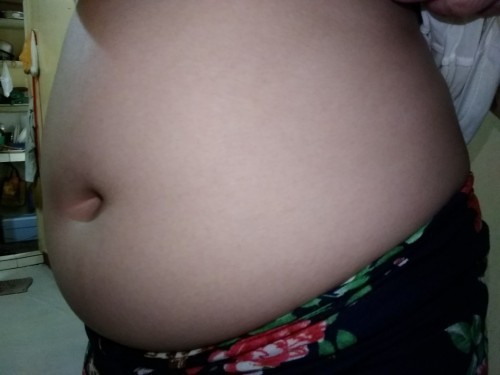 24 weeks and 3 days preggy , ang liit po ba ? First time mom