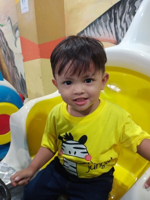 Gigi anak usia 2th 2 bulan belum penuh .