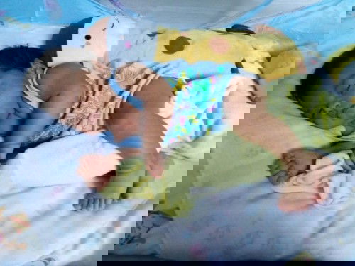 เด็กนมแม่1เดือน3วันแล้วครับ