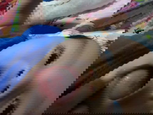 Lidah bayi puti bulat bulat