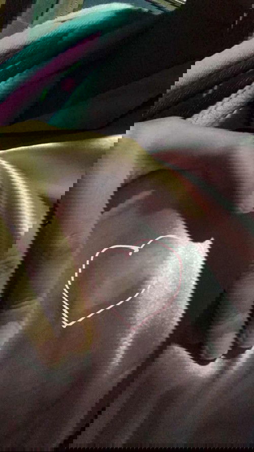 มีแม่ๆท่านไหนเป็นบ้างคะ มีน้ำนมไหลตั้งแต่ตั้งครรภ์