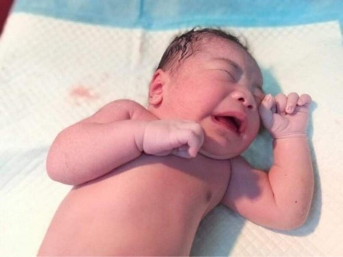 Praise God! Meet our baby Awe😍