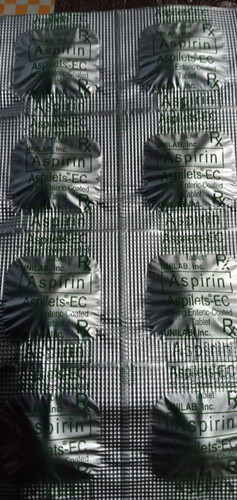 aspirin, binigyan ako ng OB ko tas pinagtetest ako for APAS work up 😭😭😭 sana ok kami ng baby ko.