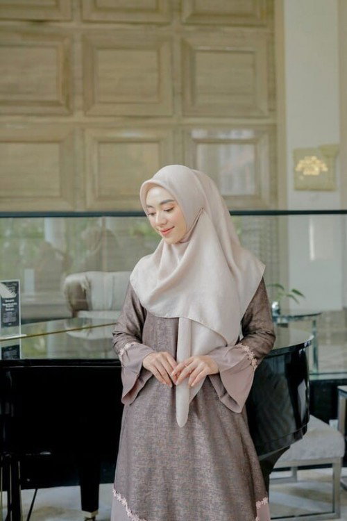 Gamis busui bisa couple dengan suami 🥰