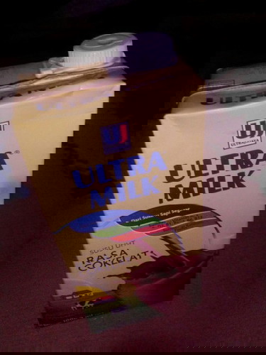 Minum susu