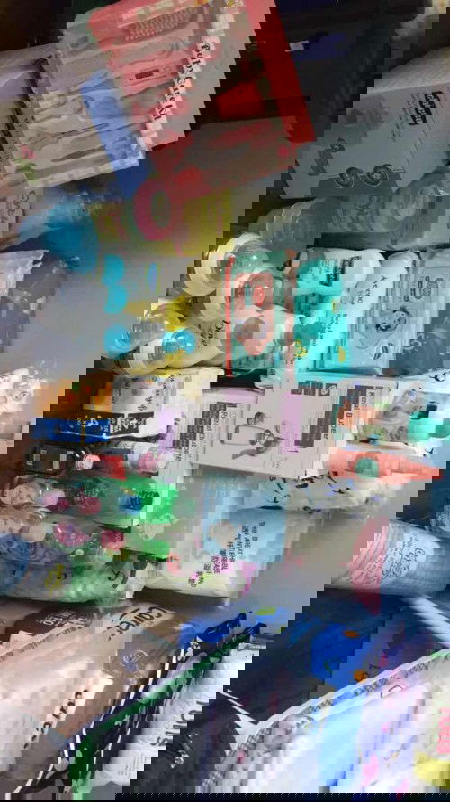 Bfeed essentials and baby. Share ko lang.