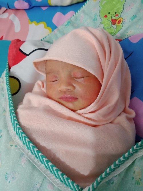 Lounching baby girl