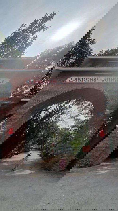 Mấy nay cổ theo chị mẹ đi chơi quài