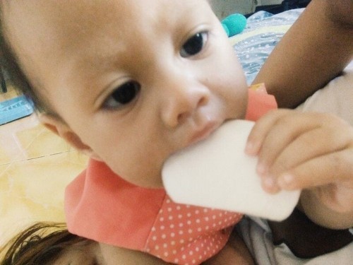 มีลูกบ้านไหน1ขวบแล้วยังไม่นั่งบ้างค่ะบ้านนี้1ขวบ4วันยังไม่ยอมนั่ง/เดินเลยกำลังพาไปตรวจพัตนาการ